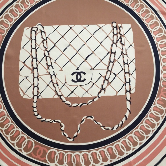 CHANEL IVORY BAG GEOMETRICSCARF 100% Silk - Picture 3 of 7